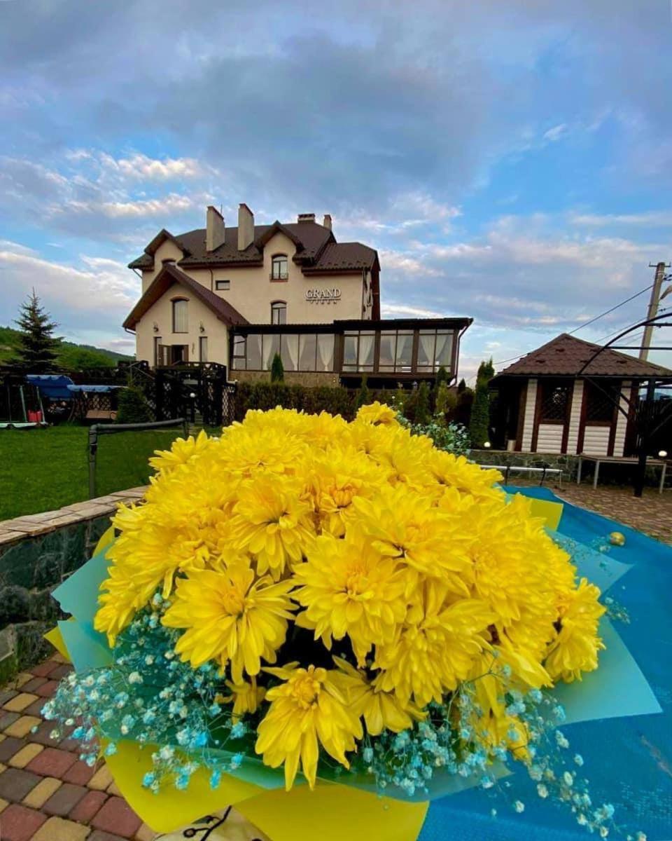 Villa Grand Skhidnytsia Kültér fotó